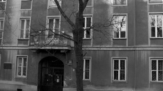 czarno białe zdjęcie budynku