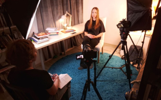 zdjęcie z nagrywania wywiadu video